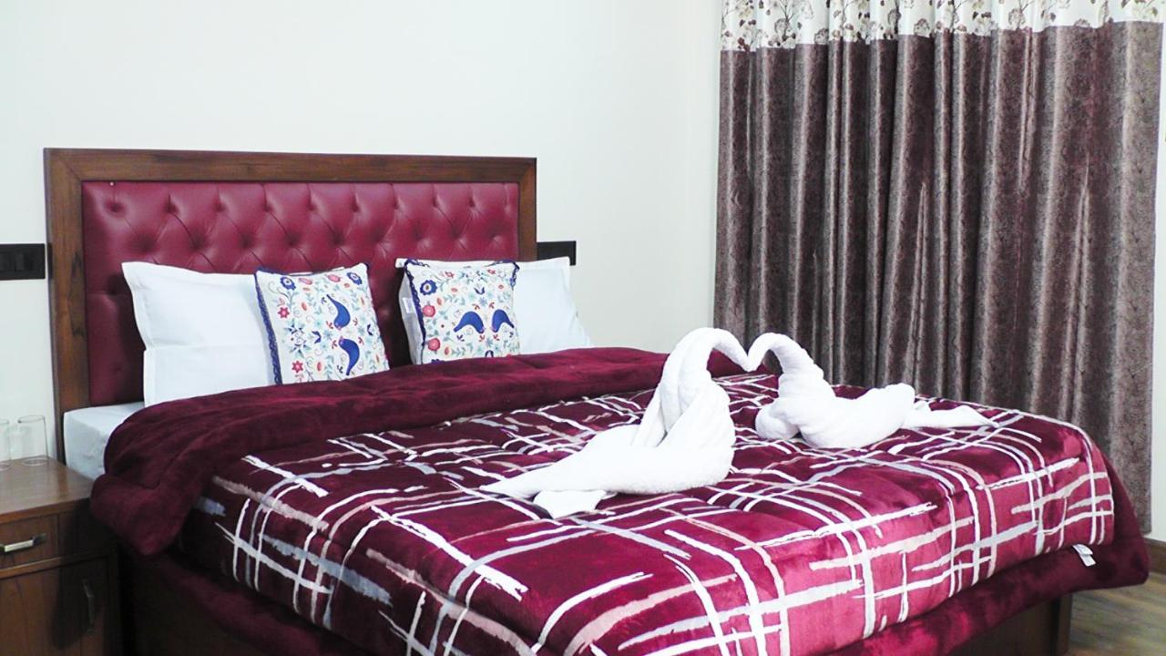 Hotel Jakhu Heights Shimla Buitenkant foto