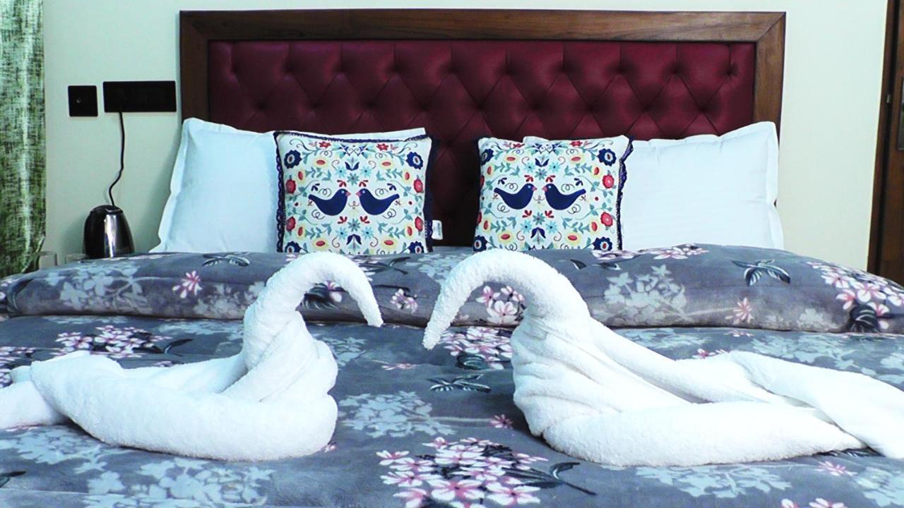 Hotel Jakhu Heights Shimla Buitenkant foto