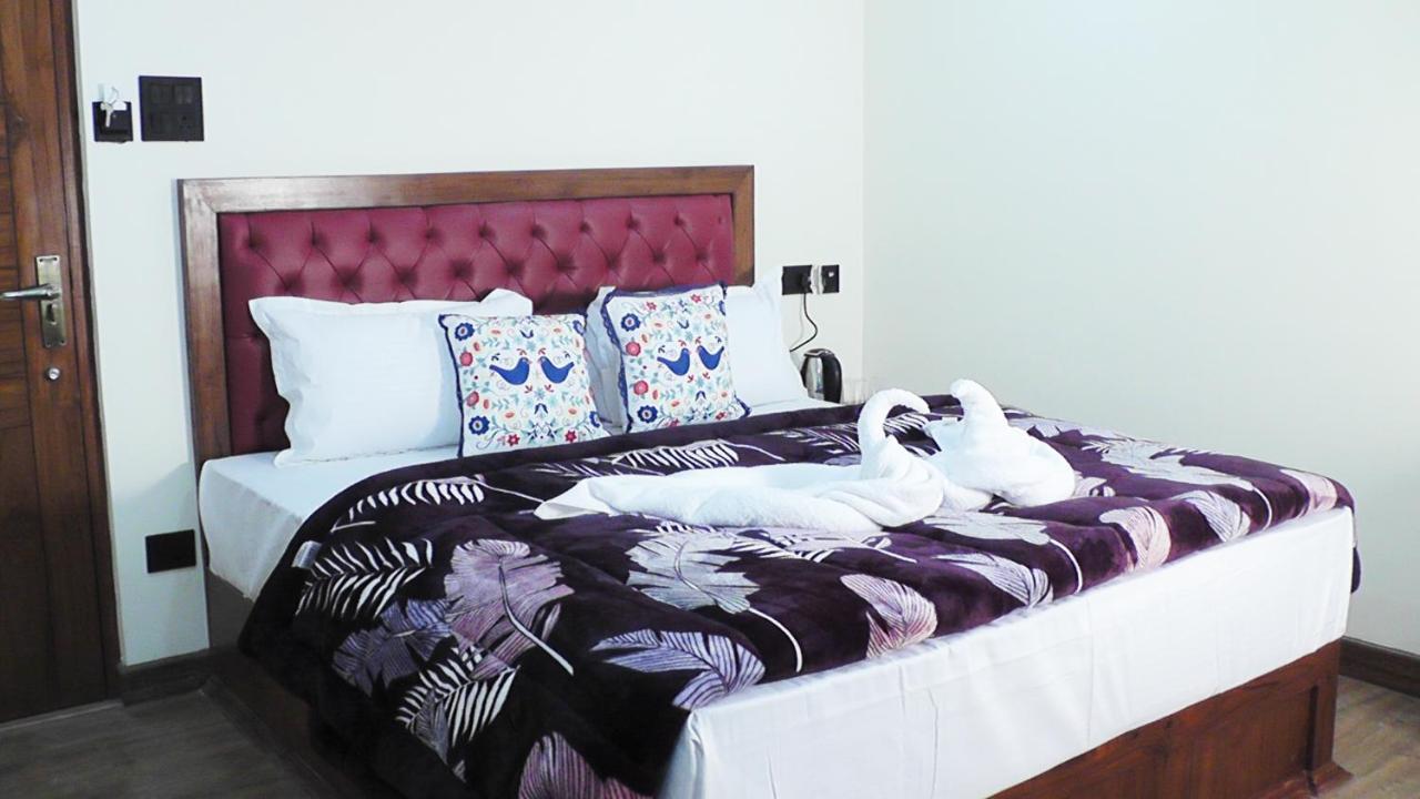 Hotel Jakhu Heights Shimla Buitenkant foto