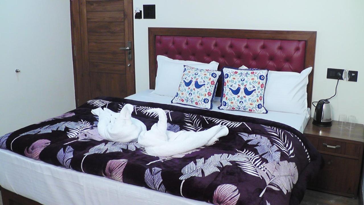 Hotel Jakhu Heights Shimla Buitenkant foto