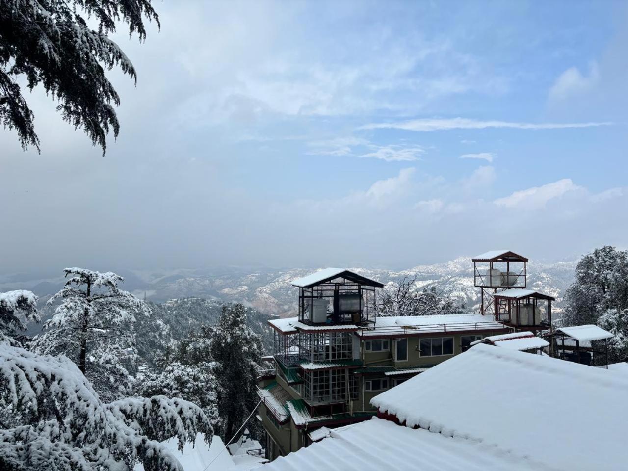 Hotel Jakhu Heights Shimla Buitenkant foto